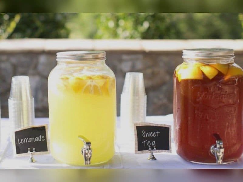Self-Serve Lemonade & Iced Tea Bar