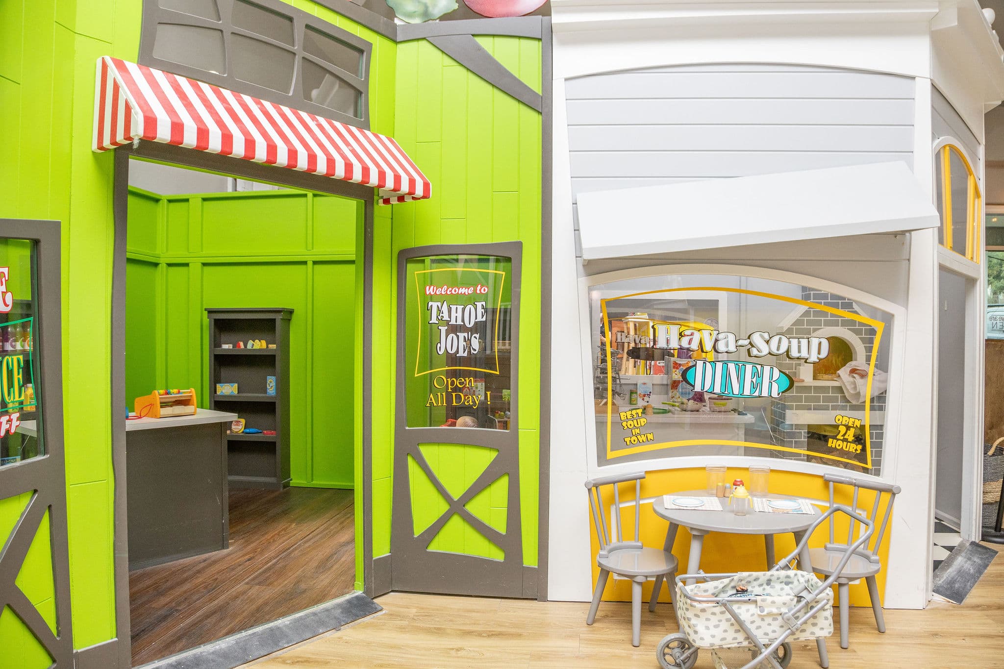 Grocer playhouse at Pikopye's Town