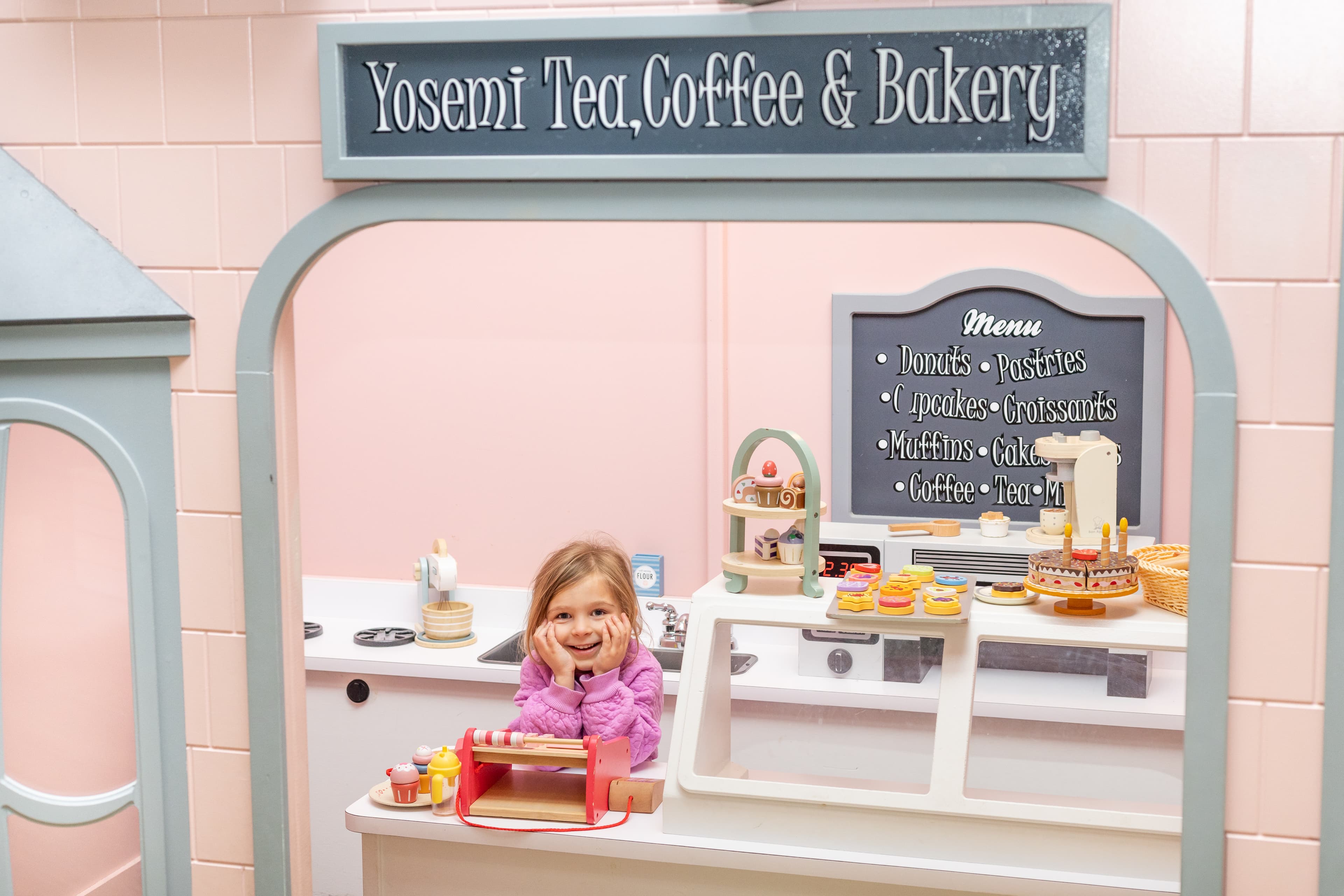 Bakery playhouse at Pikopye's Town