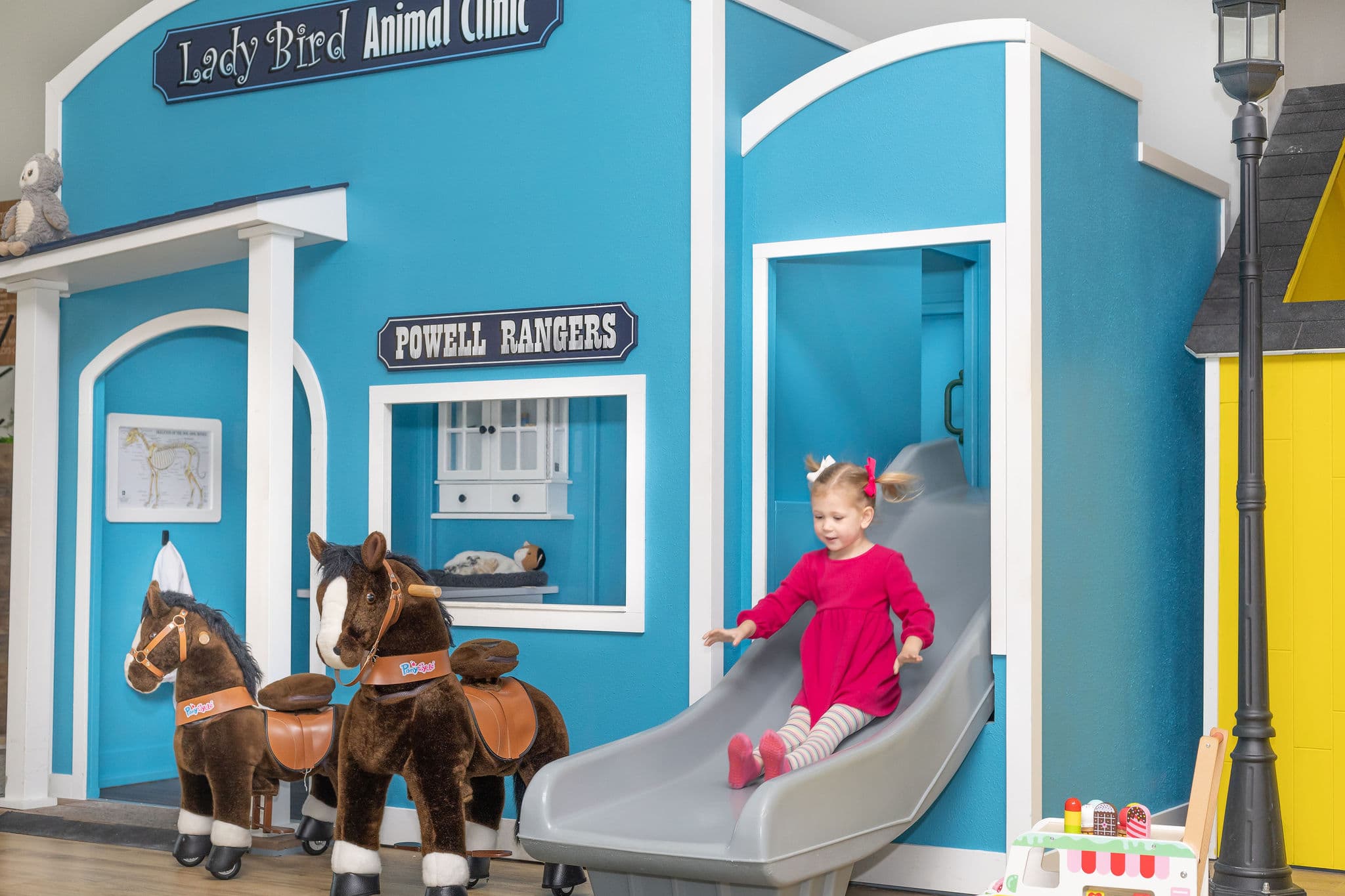 Vet Clinic playhouse at Pikopye's Town